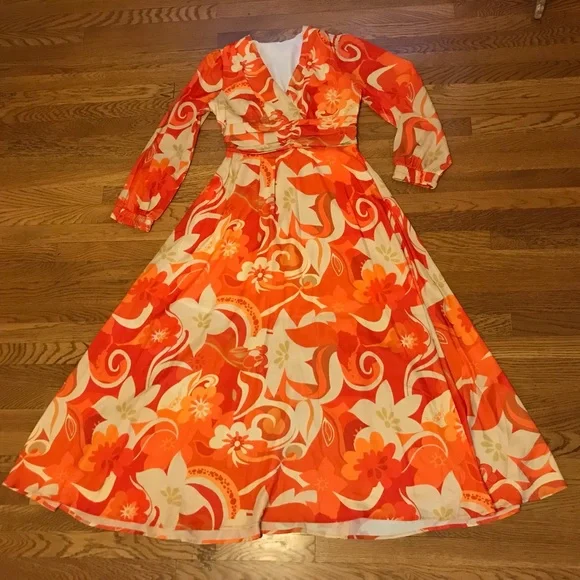 Long sleeve low V neck maxi dress size M - Picture 6 of 11